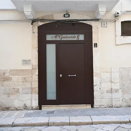 Alojamento de Acomodação e Pequeno-almoço Al Guiscardo 8 Bari