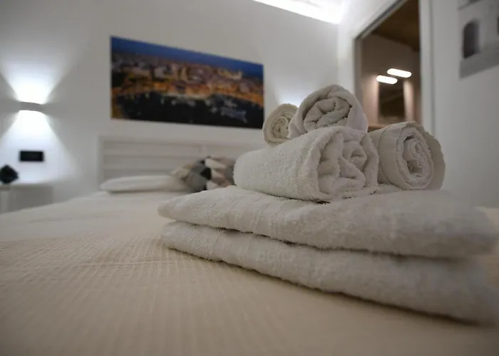 Al Guiscardo 8 Alojamento de Acomodação e Pequeno-almoço Bari